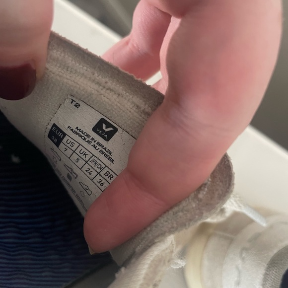 Veja Off-White Casual Sneakers with Dr. Scholl’s Inserts - Picture 4 of 7